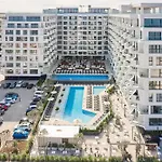 Soleil Marie Apartment In Infinity Beach Resort - Parking